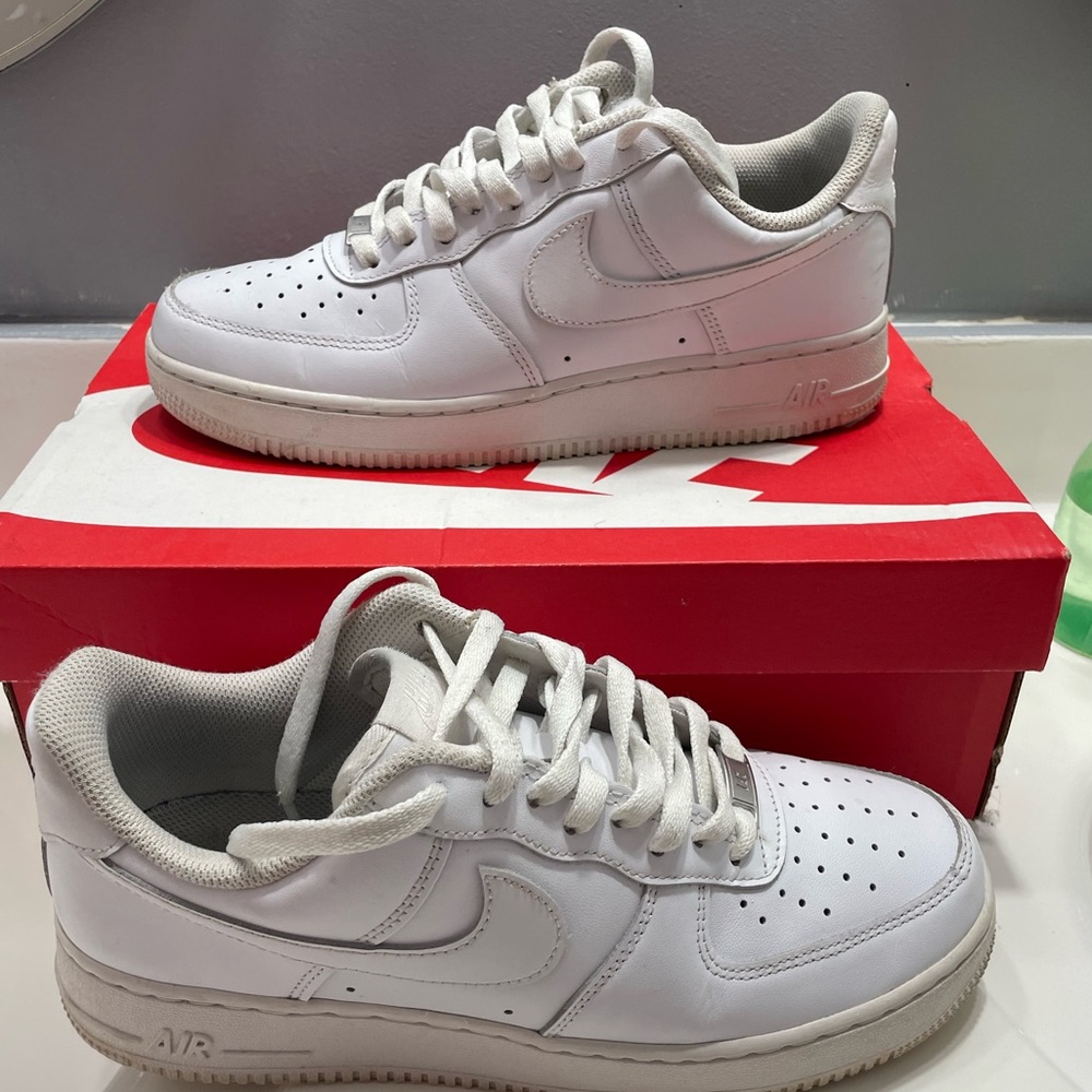 White Nike Air Force
